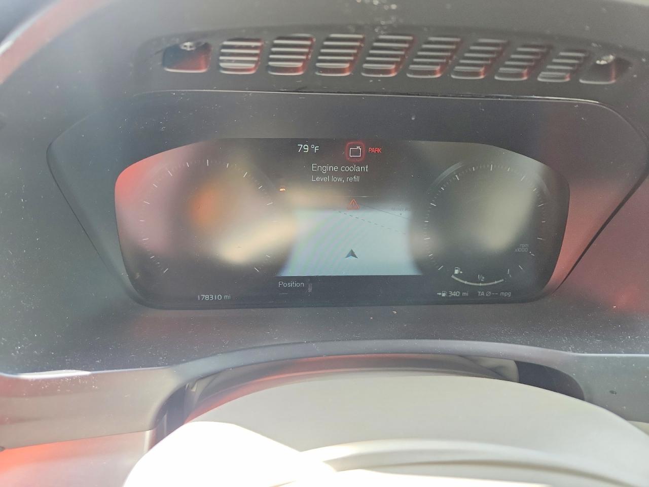 2018 VOLVO XC90 Momentum