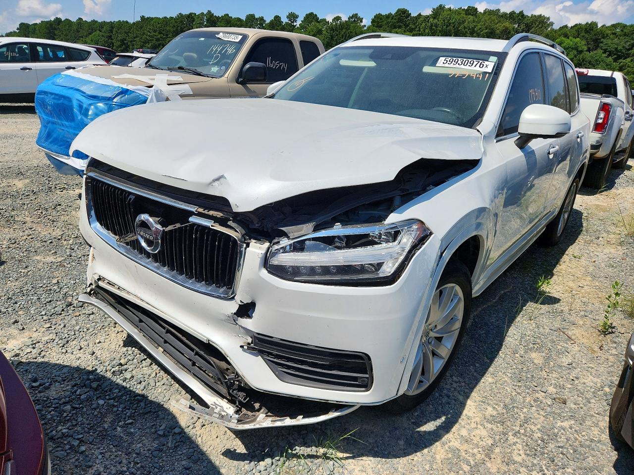 2018 VOLVO XC90 Momentum
