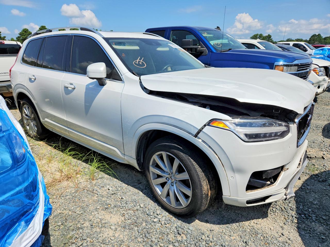 2018 VOLVO XC90 Momentum