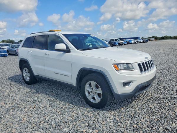 2016 JEEP GRAND CHEROKEE Laredo — Passenger 3/4