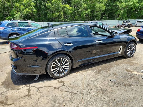 2019 KIA STINGER Base