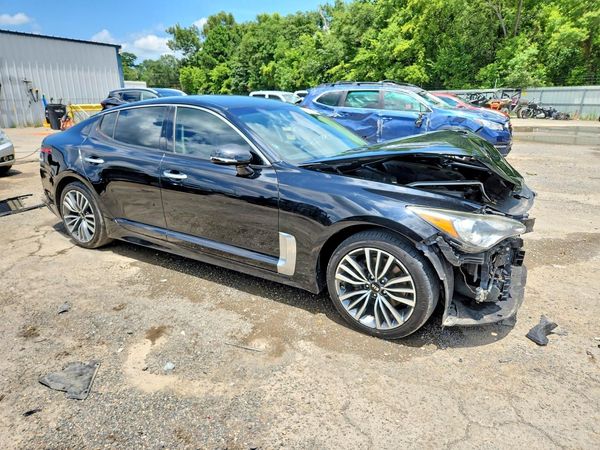 2019 KIA STINGER Base