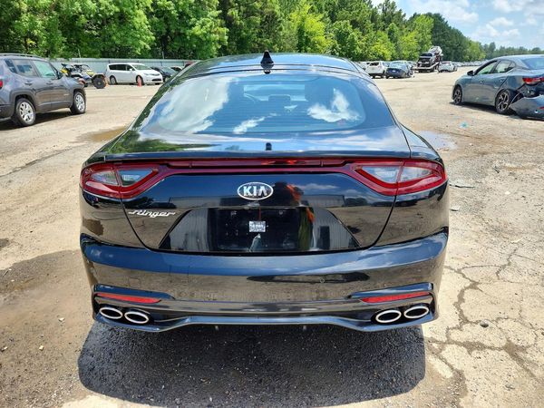 2019 KIA STINGER Base