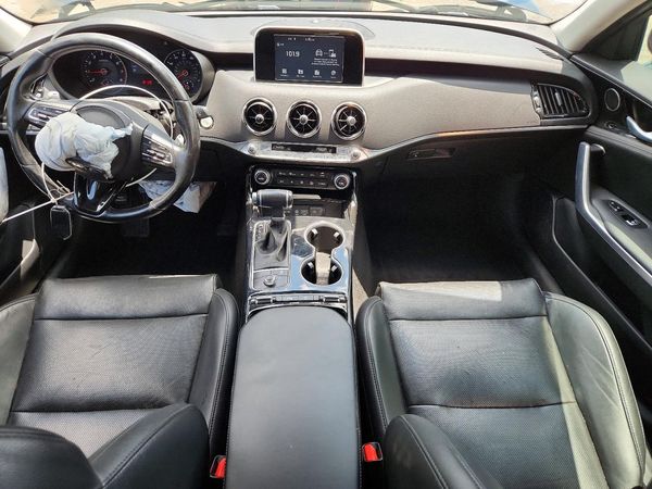 2019 KIA STINGER Base