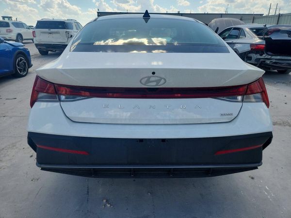 2026 HYUNDAI ELANTRA HYBRID