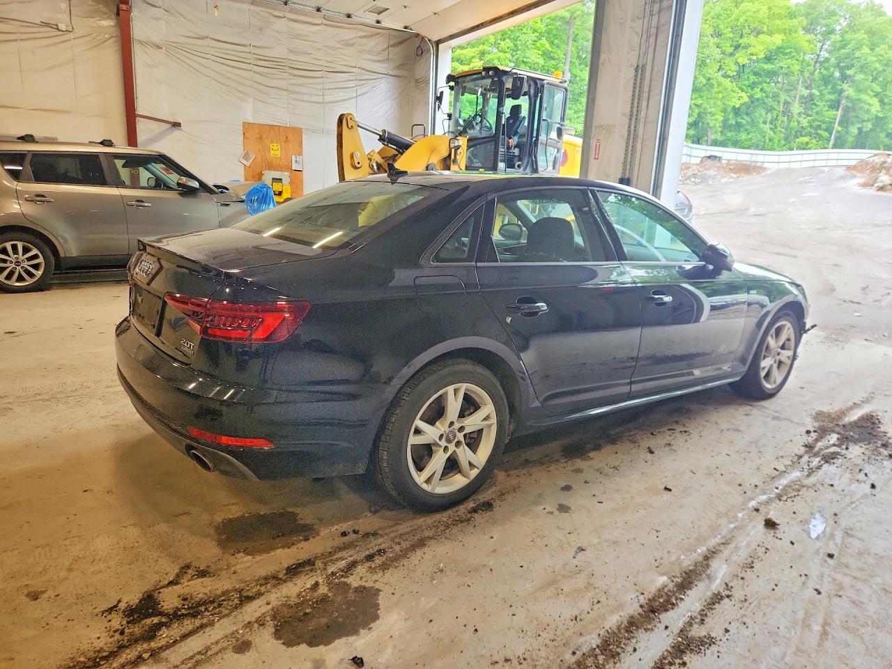 2018 AUDI A4 quattro Premium