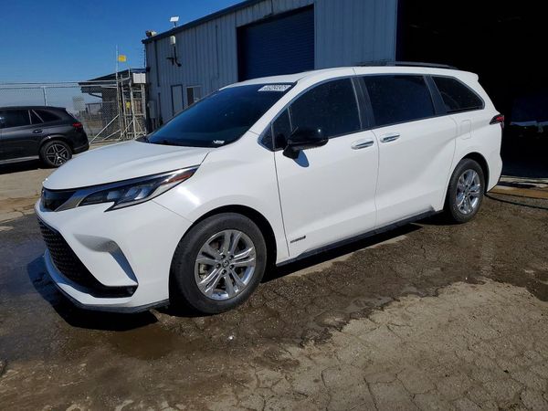2021 TOYOTA SIENNA