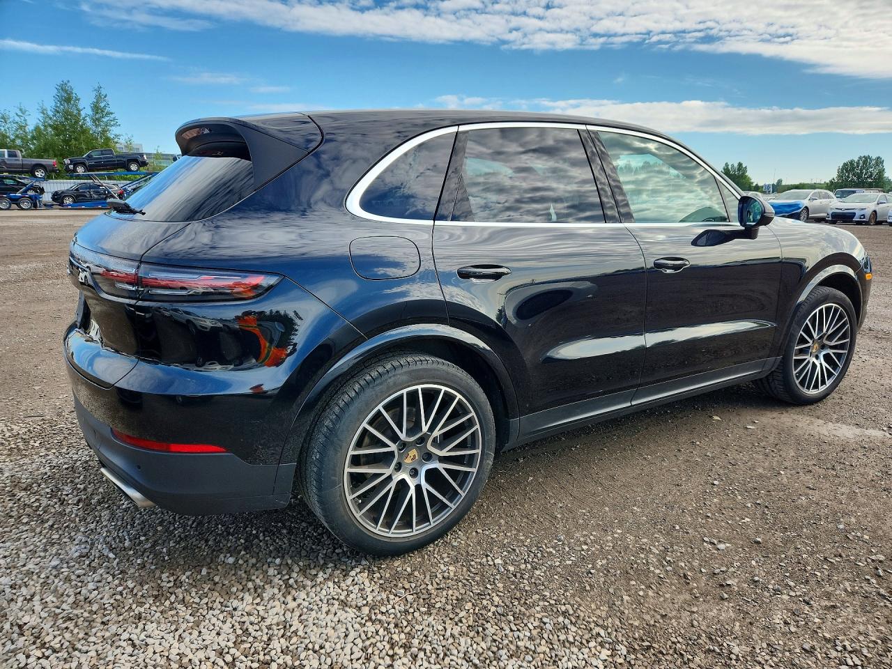 2022 PORSCHE CAYENNE Base