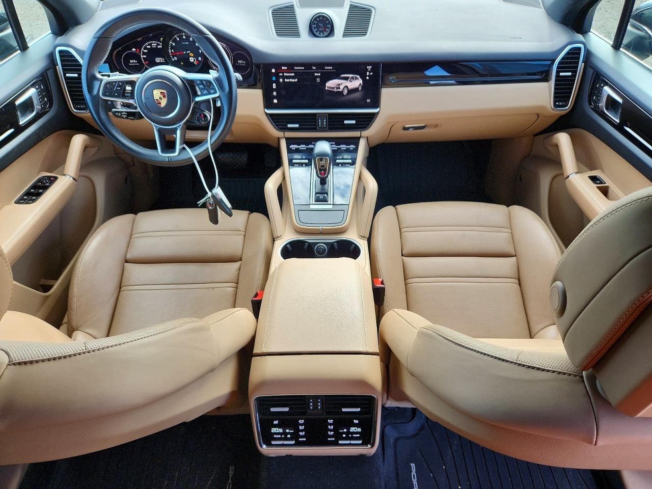 2022 PORSCHE CAYENNE Base