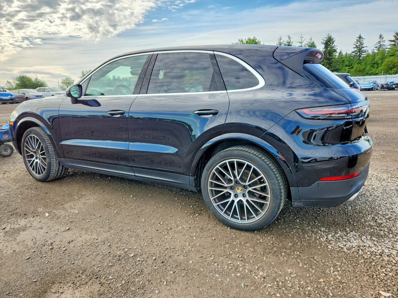 2022 PORSCHE CAYENNE Base