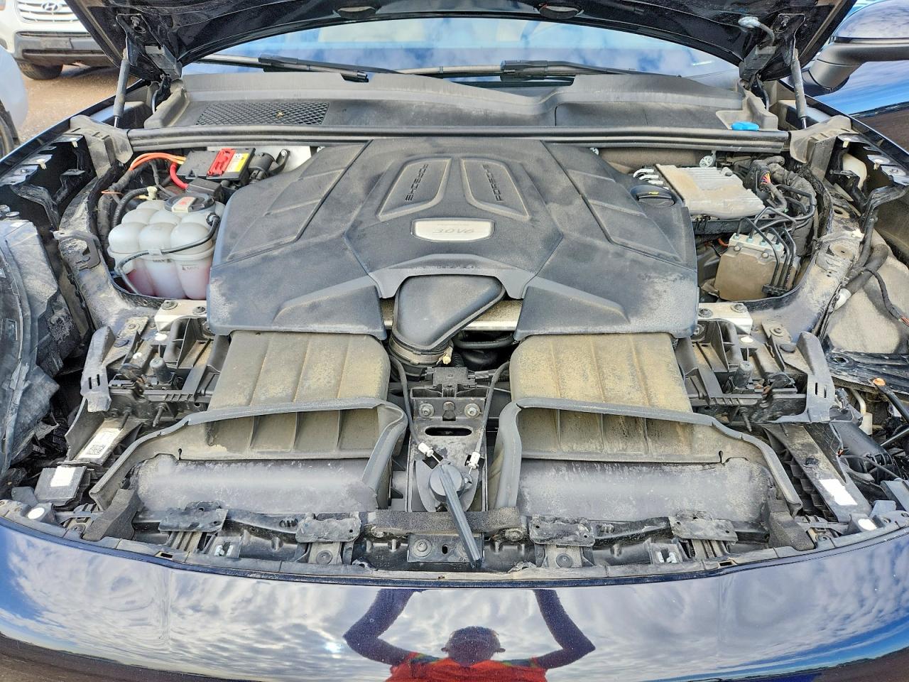 2022 PORSCHE CAYENNE Base