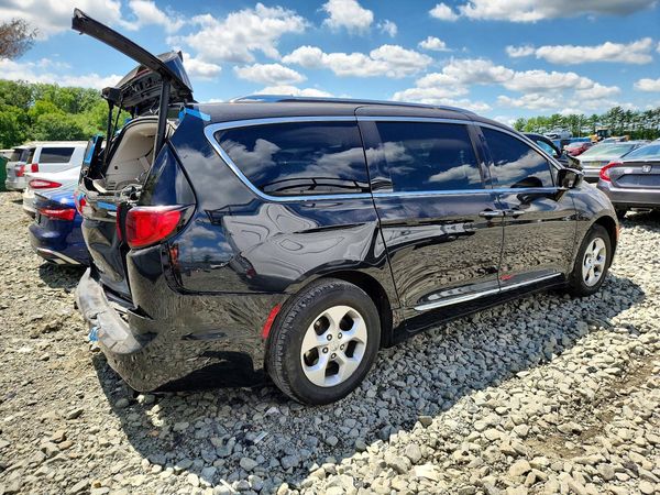 2017 CHRYSLER PACIFICA Touring L Plus