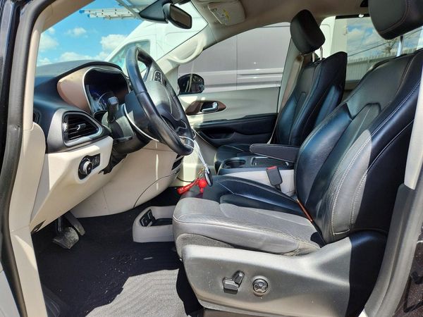 2017 CHRYSLER PACIFICA Touring L Plus