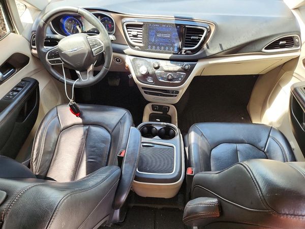 2017 CHRYSLER PACIFICA Touring L Plus
