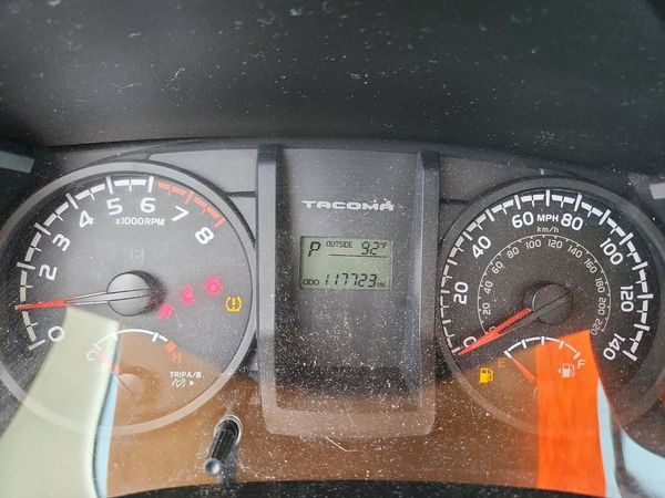 2017 TOYOTA TACOMA