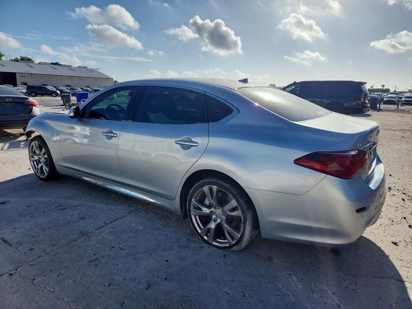 2015 INFINITI Q70L