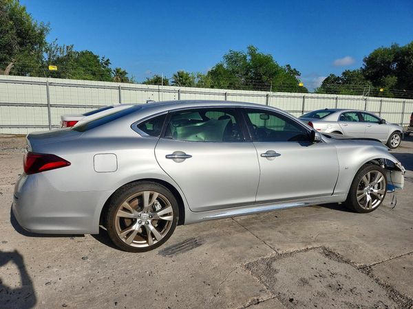 2015 INFINITI Q70L