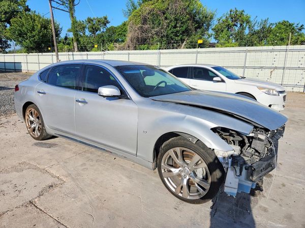 2015 INFINITI Q70L