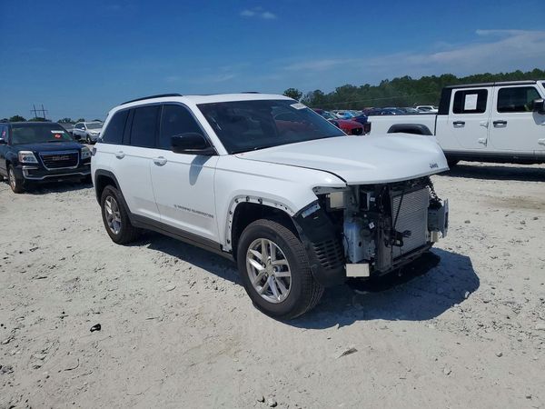 2025 JEEP GRAND CHEROKEE Laredo, Altitude