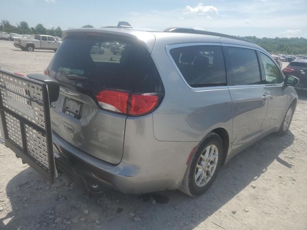 2020 CHRYSLER VOYAGER