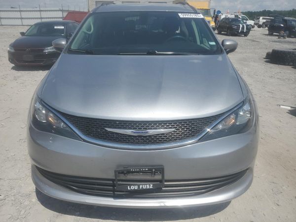 2020 CHRYSLER VOYAGER