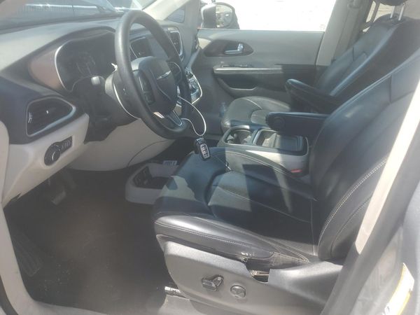 2020 CHRYSLER VOYAGER
