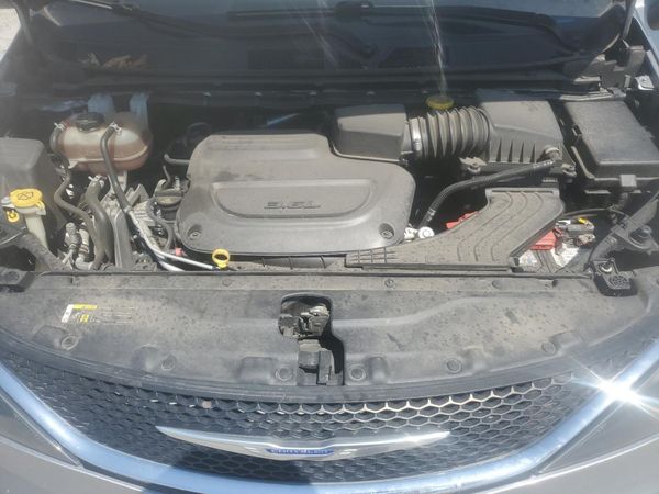 2020 CHRYSLER VOYAGER