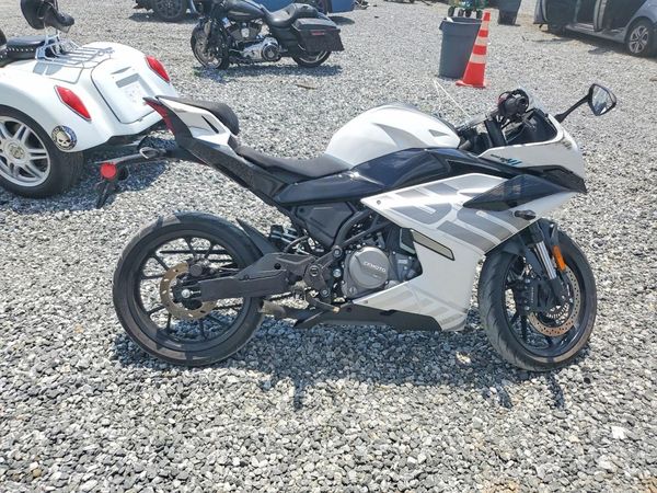 2026 CF MOTO 300SS