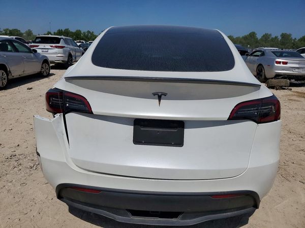 2025 TESLA MODEL Y