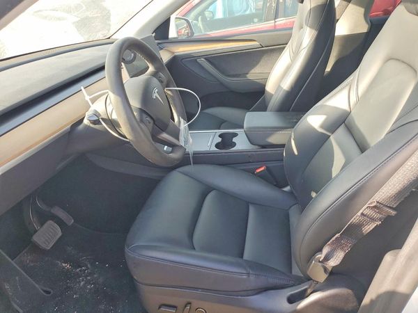 2025 TESLA MODEL Y