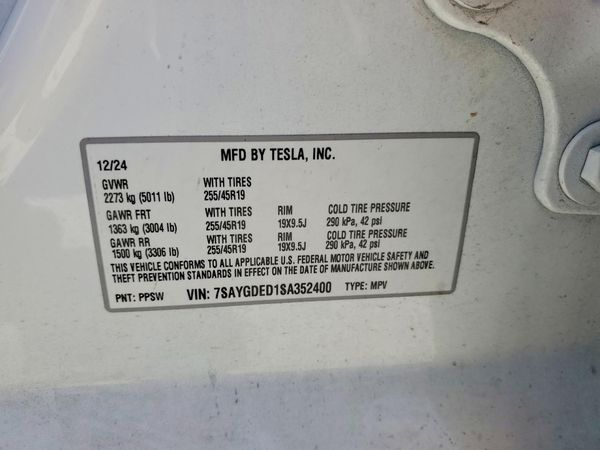 2025 TESLA MODEL Y