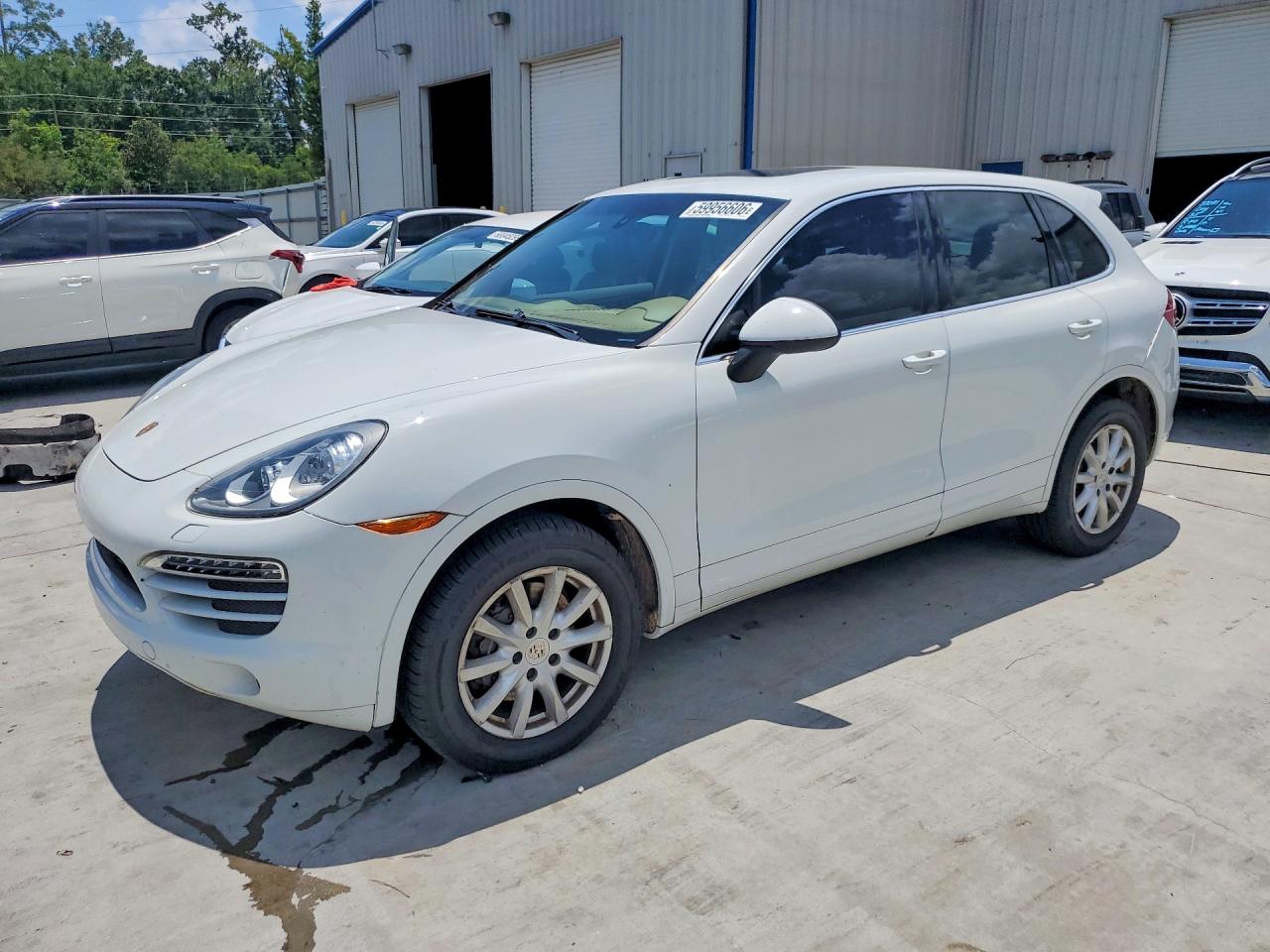 2012 PORSCHE CAYENNE