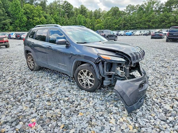 2015 JEEP CHEROKEE LATITUDE 4X4