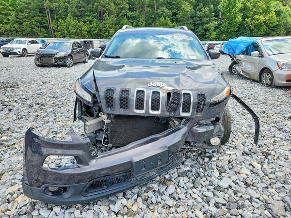 2015 JEEP CHEROKEE LATITUDE 4X4
