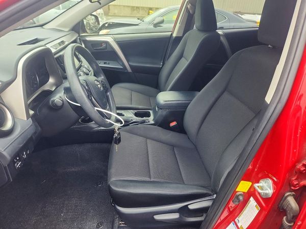 2017 TOYOTA RAV4 LE