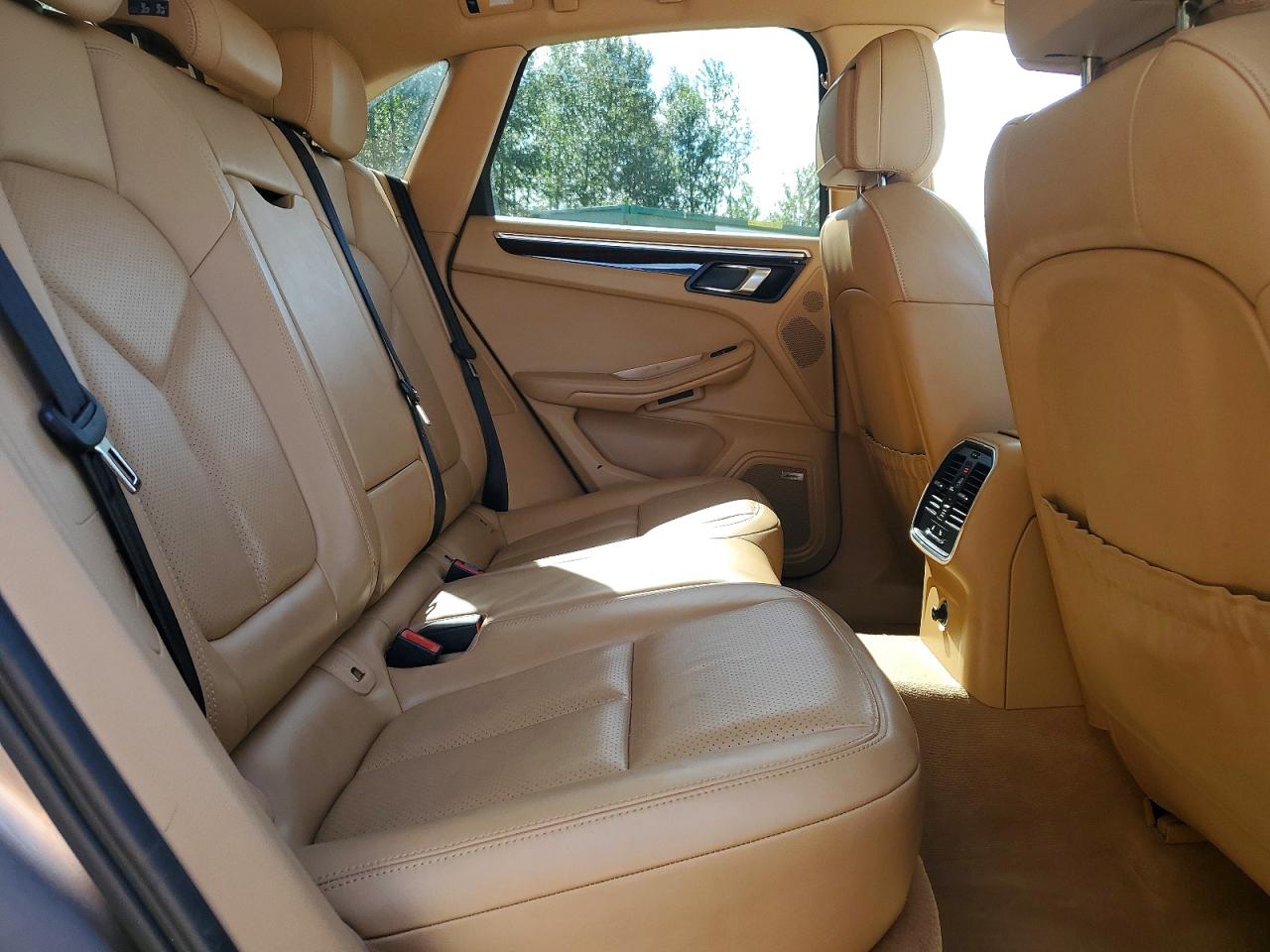2016 PORSCHE MACAN