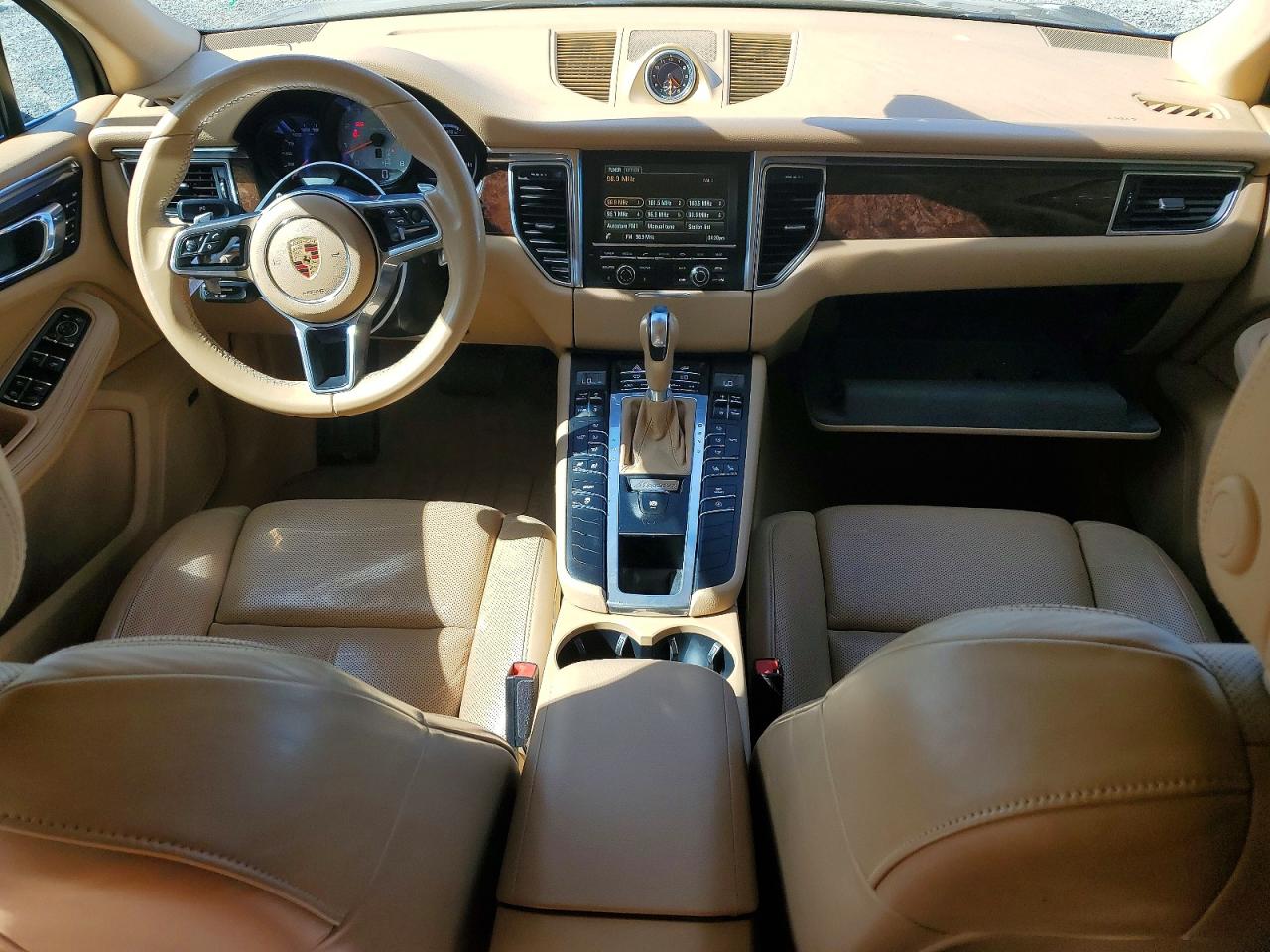 2016 PORSCHE MACAN