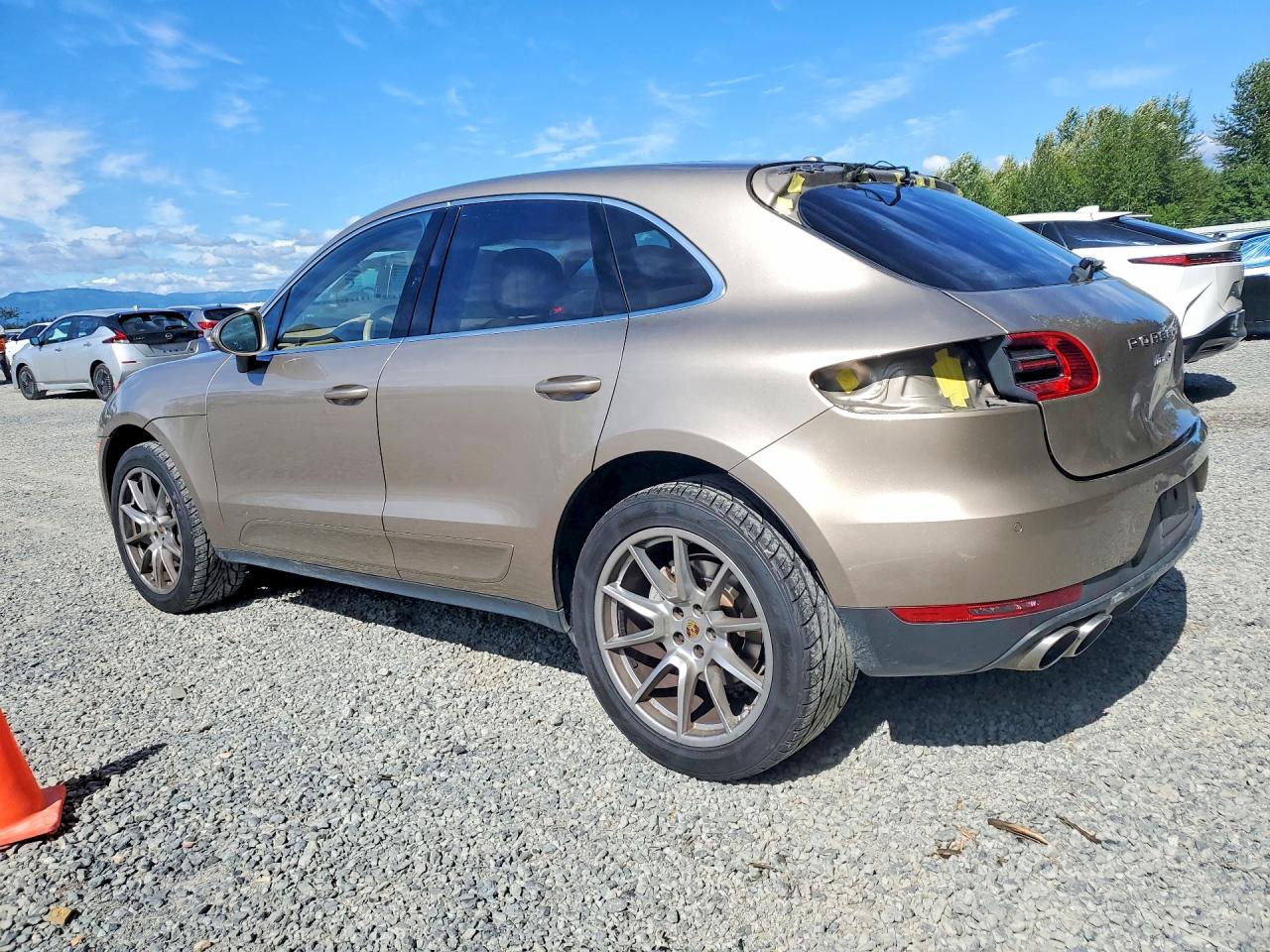 2016 PORSCHE MACAN