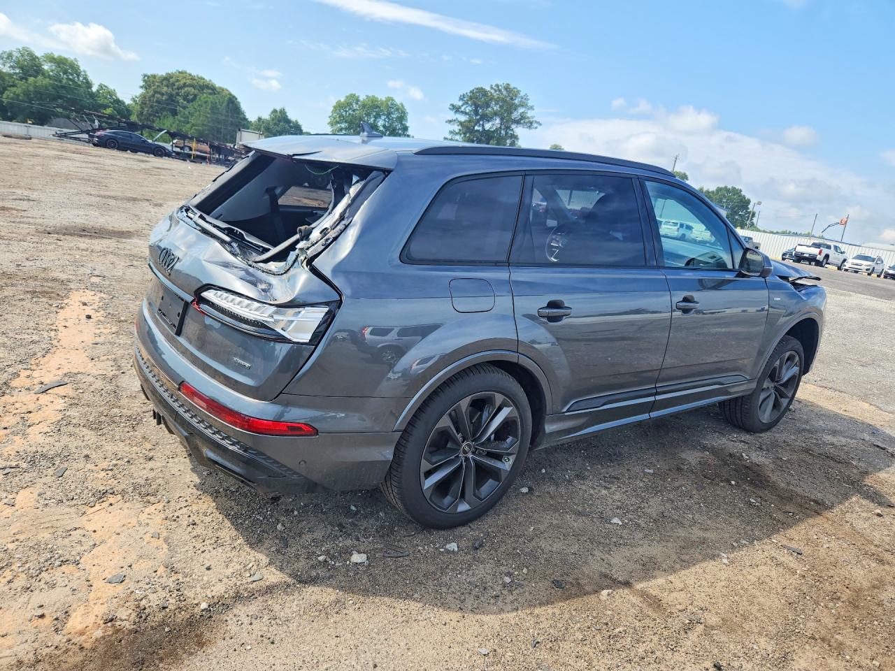 2026 AUDI Q7 quattro Premium Plus
