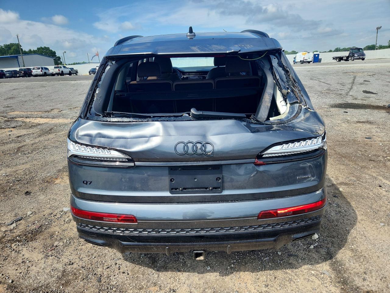 2026 AUDI Q7 quattro Premium Plus