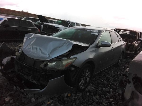 2016 TOYOTA CAMRY