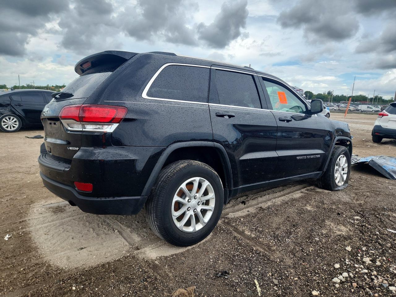 2021 JEEP GRAND CHEROKEE LAREDO 4X2