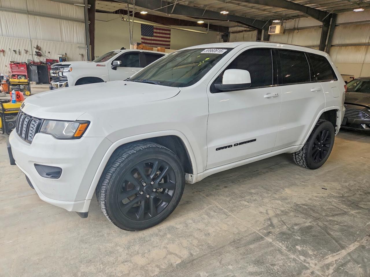 2019 JEEP GRAND CHEROKEE LAREDO 4X4