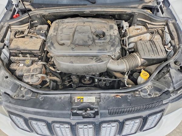 2019 JEEP GRAND CHEROKEE LAREDO 4X4