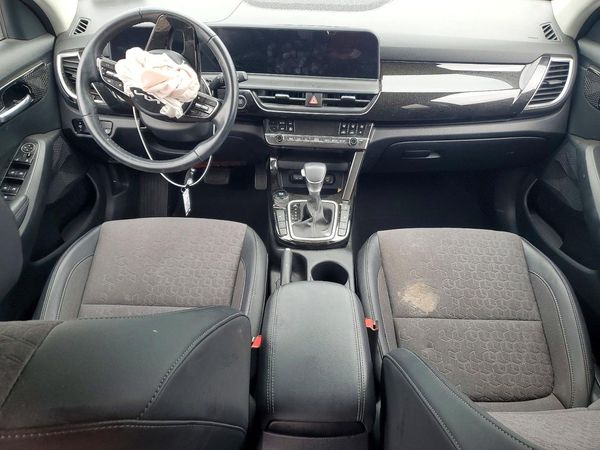 2024 KIA SELTOS S, X-Line