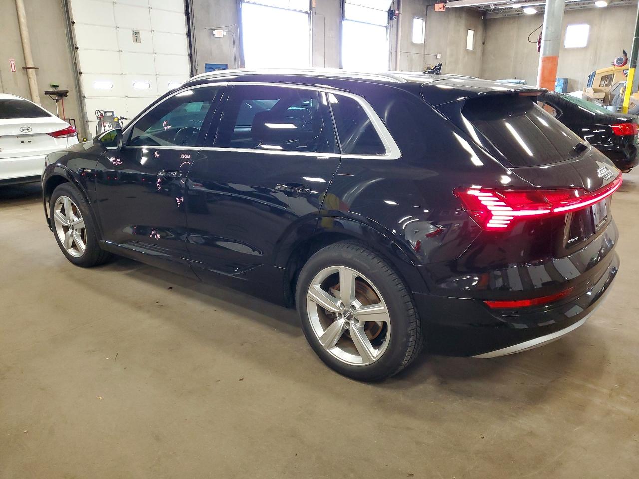 2019 AUDI E-TRON e-tron quattro Prestige