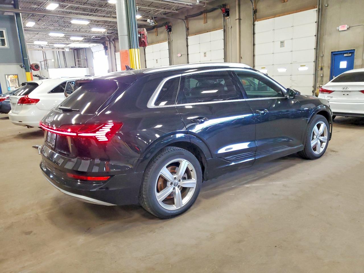2019 AUDI E-TRON e-tron quattro Prestige