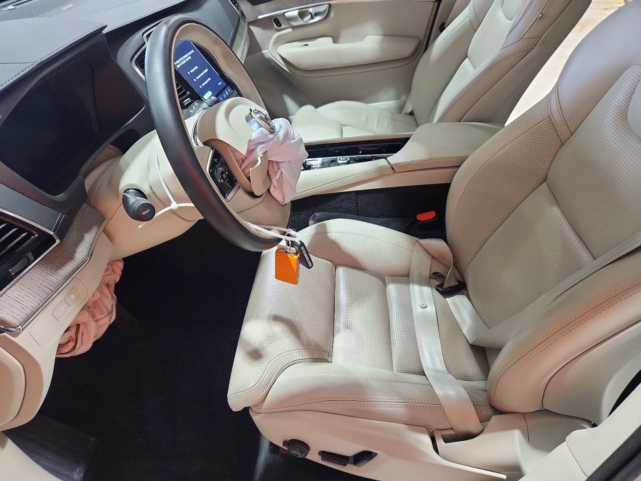 2024 VOLVO XC90 Ultimate Bright