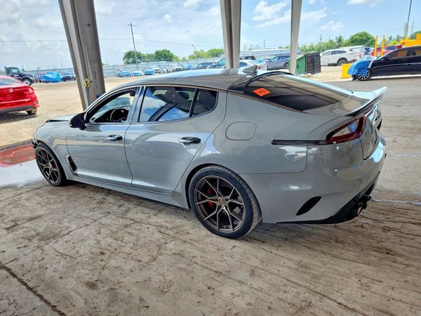 2021 KIA STINGER