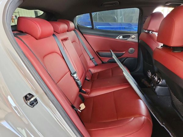2021 KIA STINGER